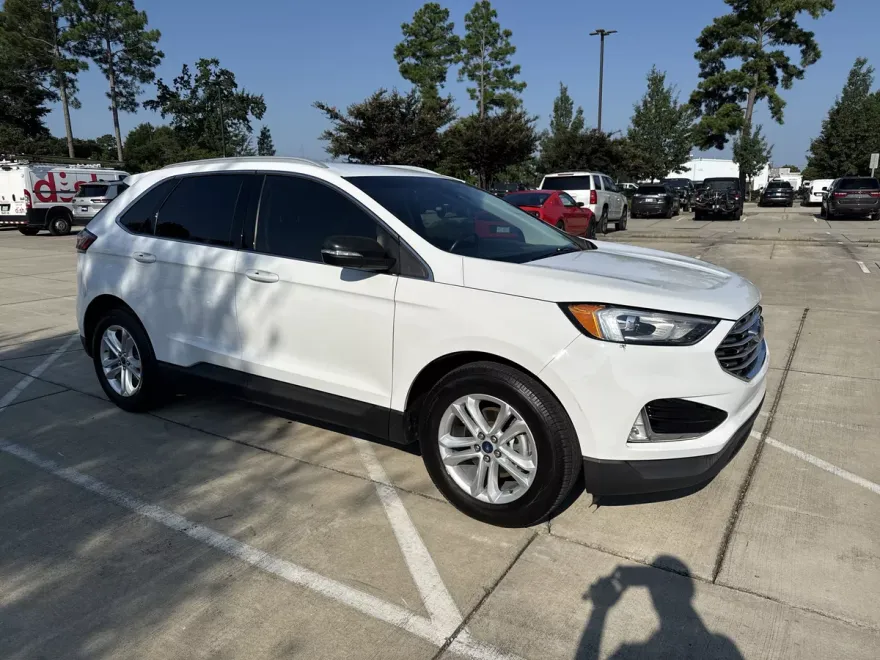 2020 Ford Edge SEL photo 1