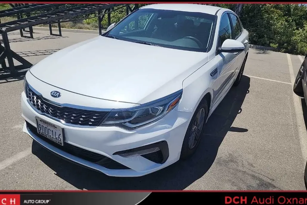 2020 Kia Optima LX photo 1