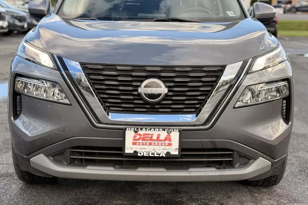 2023 Nissan Rogue SV photo 1