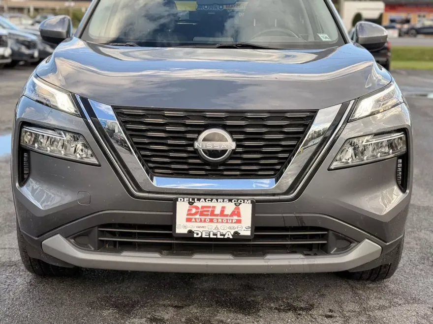 2023 Nissan Rogue SV photo 1