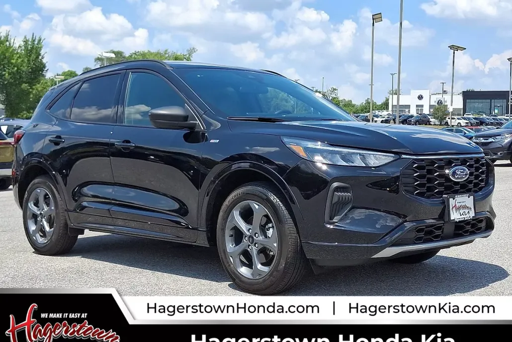 2023 Ford Escape ST-Line photo 1