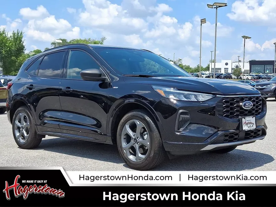 2023 Ford Escape ST-Line photo 1