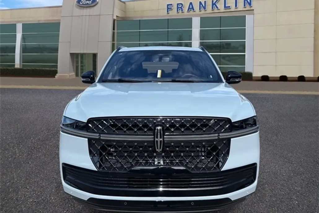 2025 Lincoln Navigator L Reserve photo 1