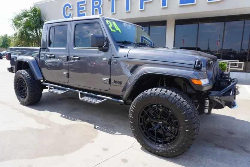 2024 Jeep Gladiator Sport photo 1