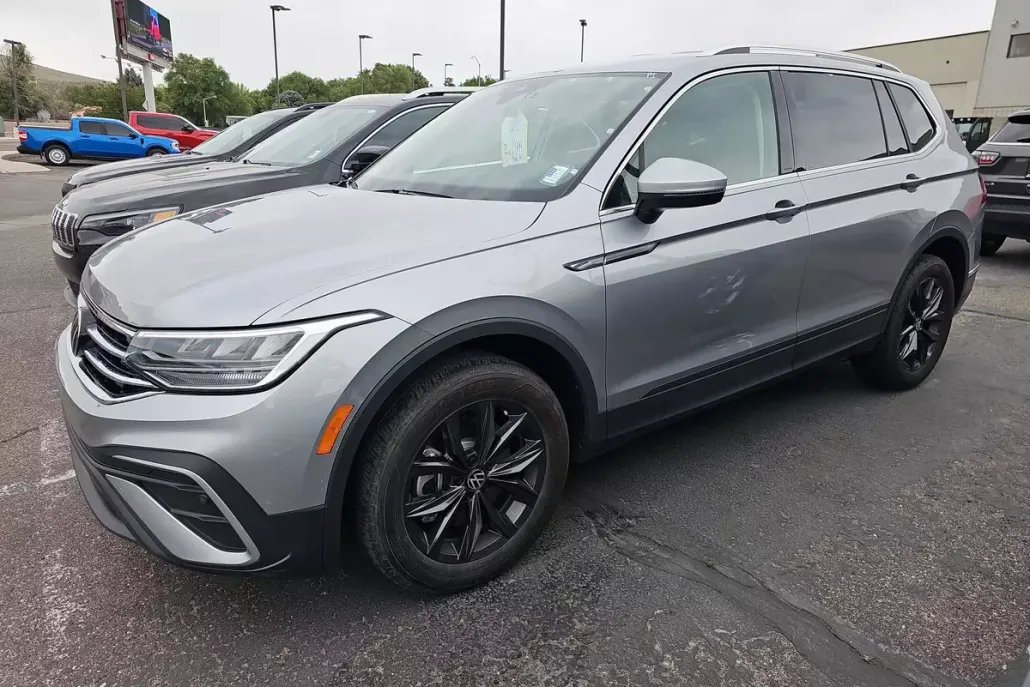 2024 Volkswagen Tiguan SE Wolfsburg Edition photo 1