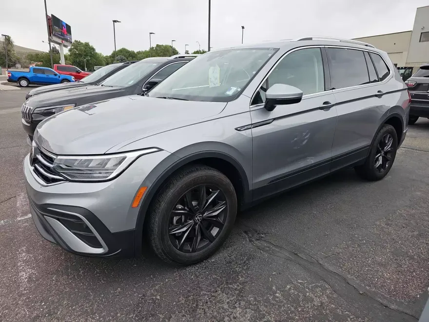 2024 Volkswagen Tiguan SE Wolfsburg Edition photo 1