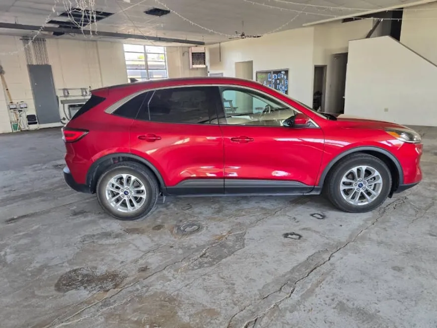 2020 Ford Escape SE photo 1