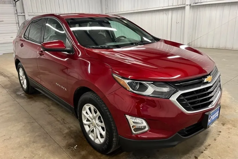 2020 Chevrolet Equinox LT photo 1