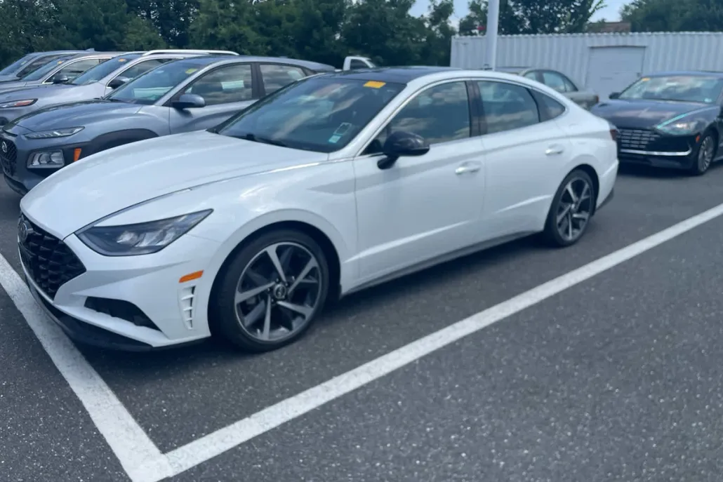 2022 Hyundai Sonata SEL Plus photo 1