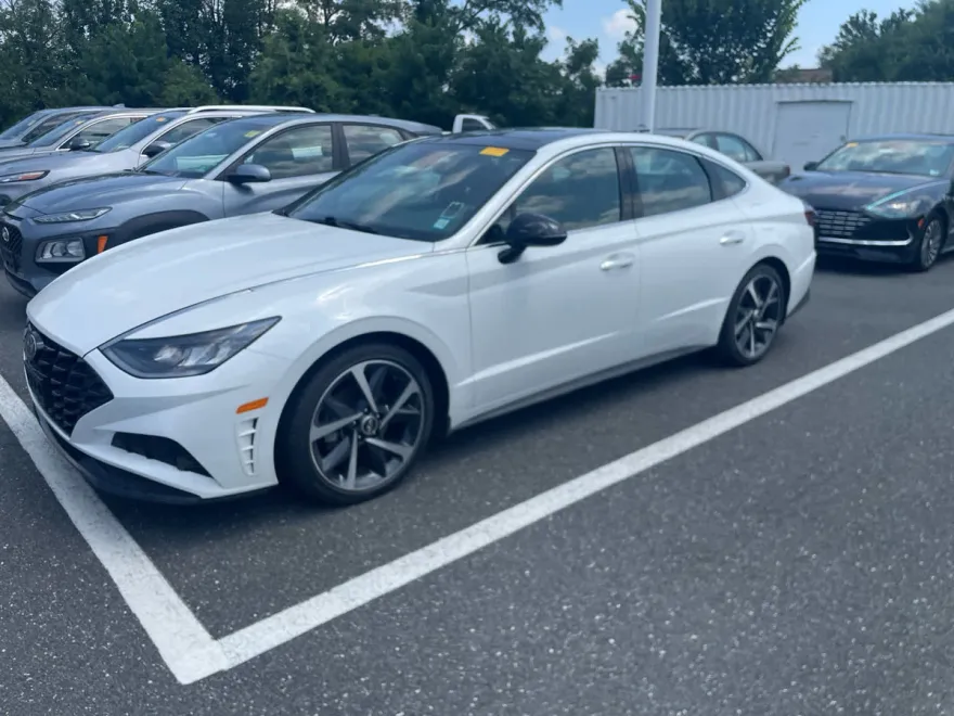 2022 Hyundai Sonata SEL Plus photo 1