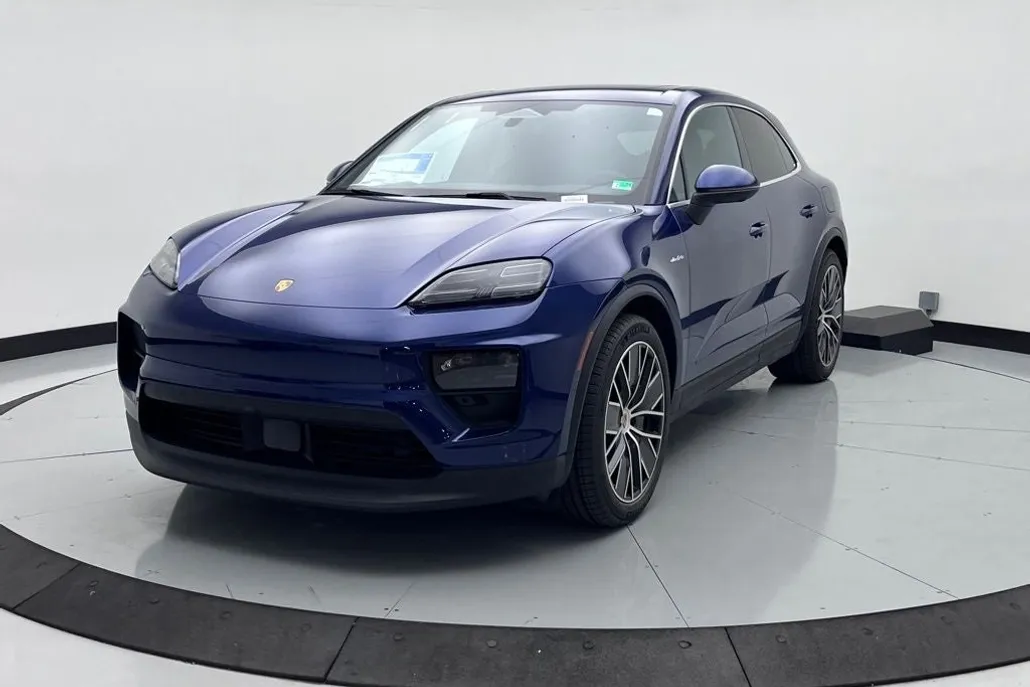 2025 Porsche Macan Electric photo 1