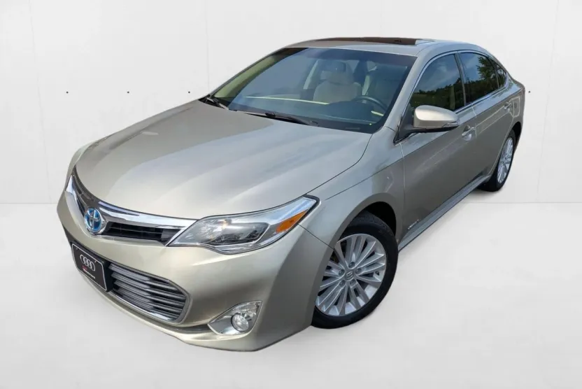 2014 Toyota Avalon Hybrid XLE Touring photo 1