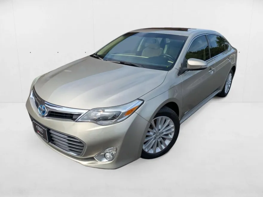 2014 Toyota Avalon Hybrid XLE Touring photo 1