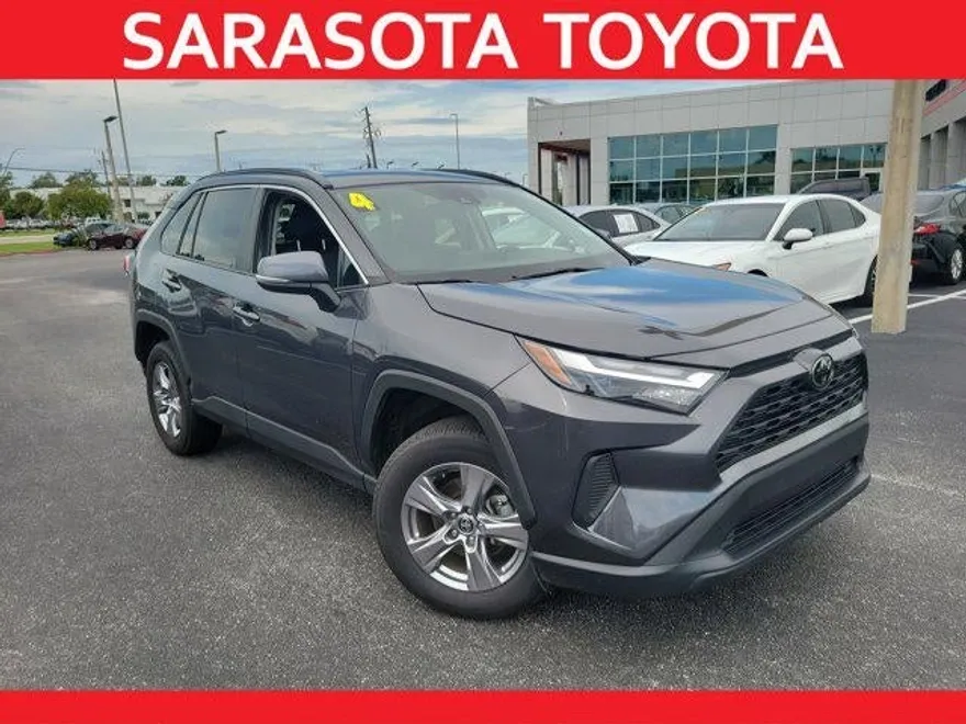 2024 Toyota RAV4 XLE photo 1