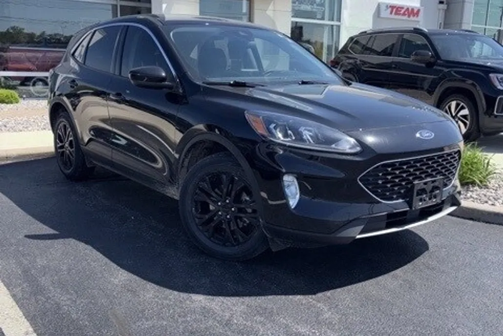 2022 Ford Escape SEL photo 1