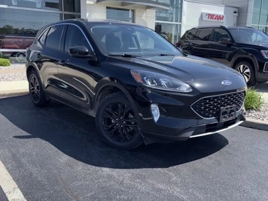 2022 Ford Escape SEL photo 1