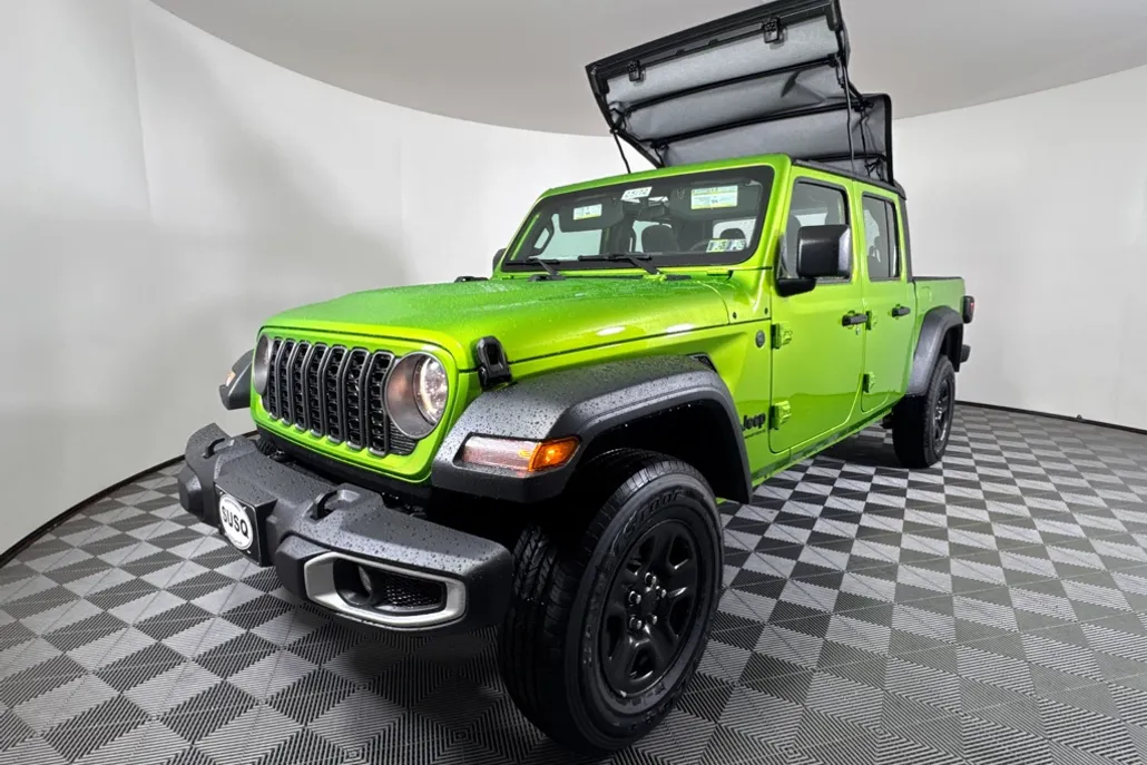 2025 Jeep Gladiator Sport photo 1
