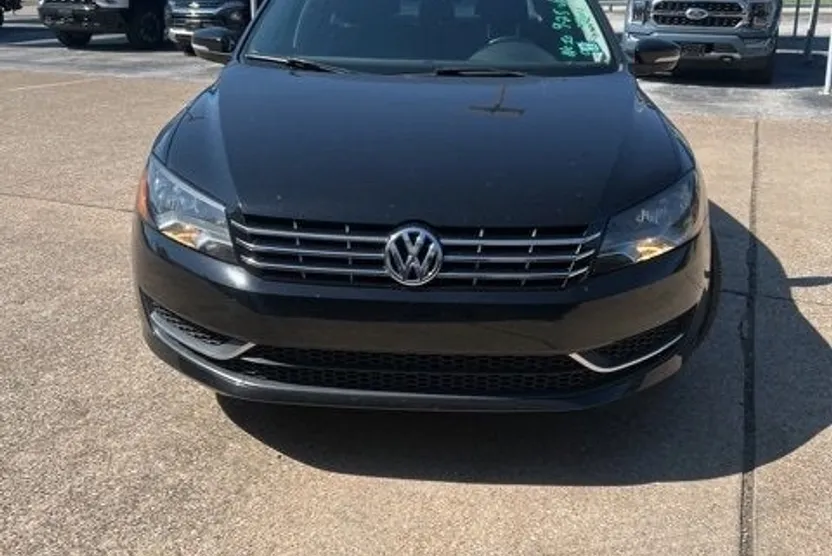 2014 Volkswagen Passat TDI SE photo 1
