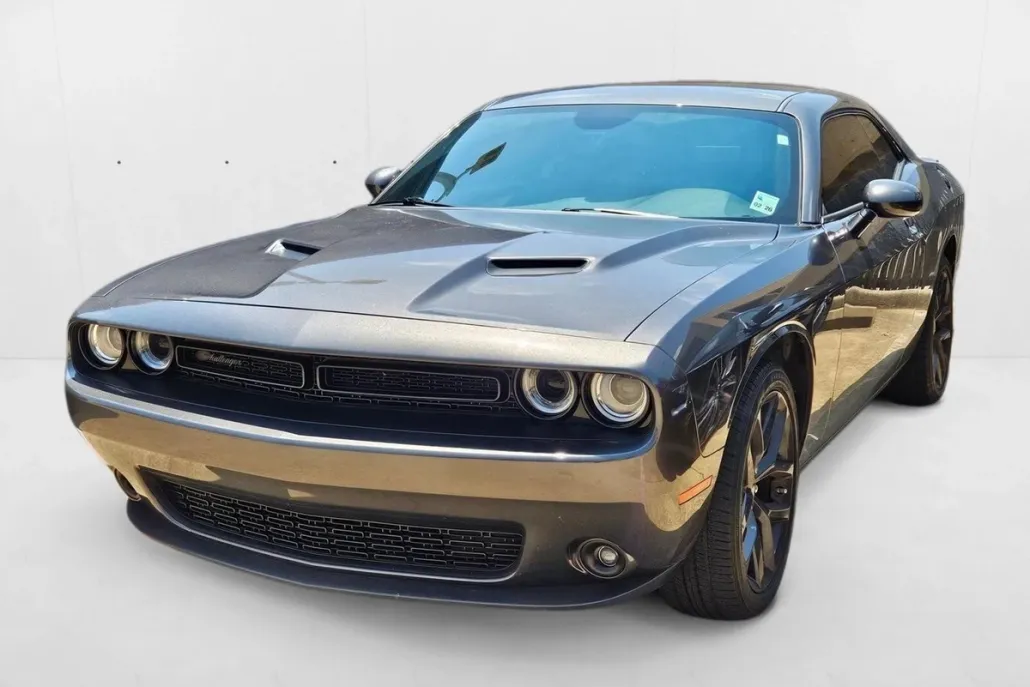 2023 Dodge Challenger SXT photo 1