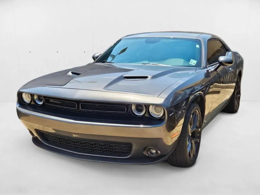 2023 Dodge Challenger SXT photo 1
