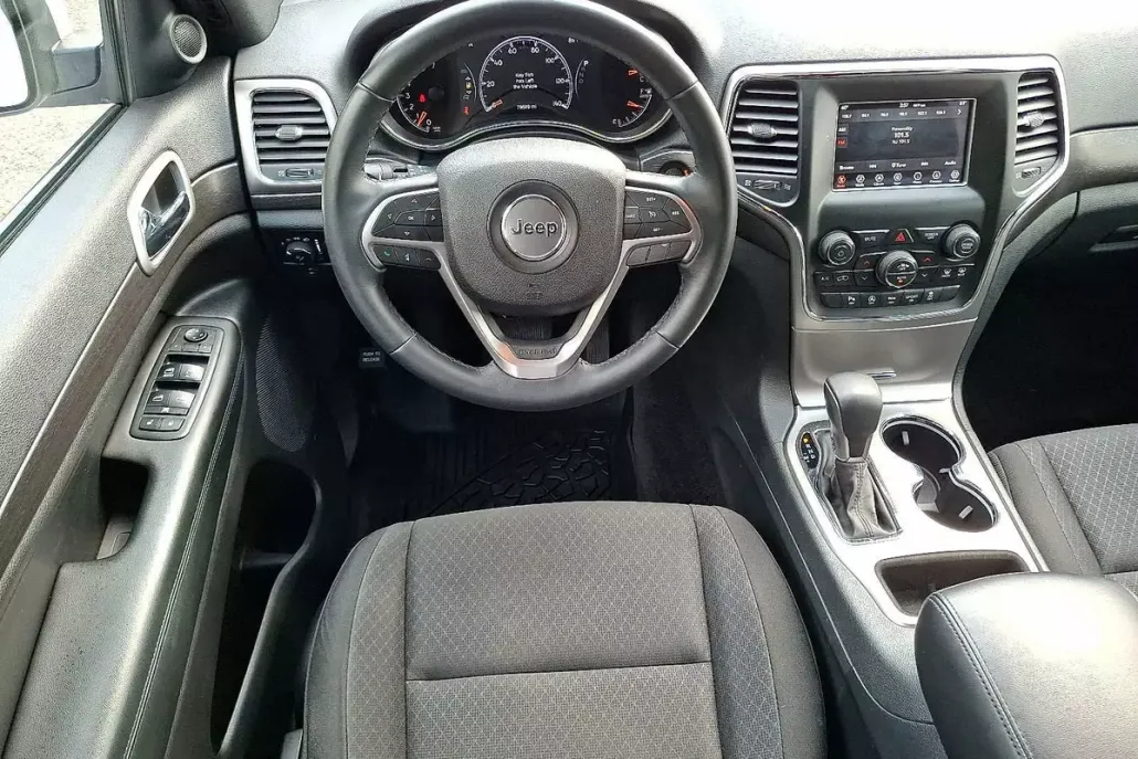 2018 Jeep Grand Cherokee Laredo photo 1