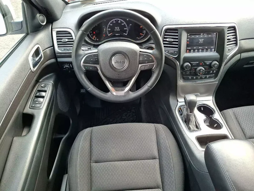 2018 Jeep Grand Cherokee Laredo photo 1