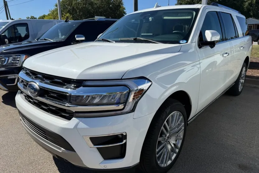2024 Ford Expedition MAX Limited photo 1