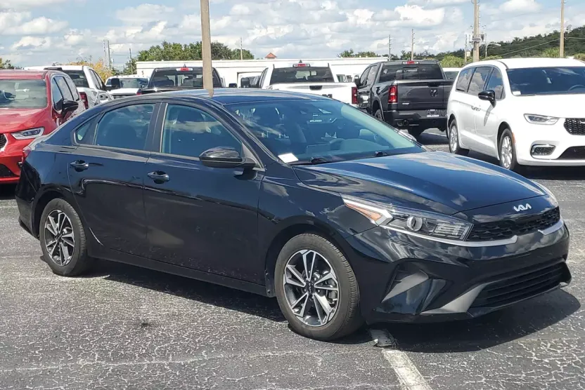 2024 Kia Forte LXS photo 1