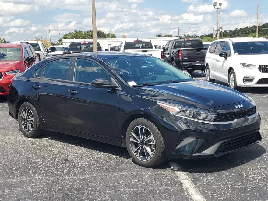2024 Kia Forte LXS photo 1