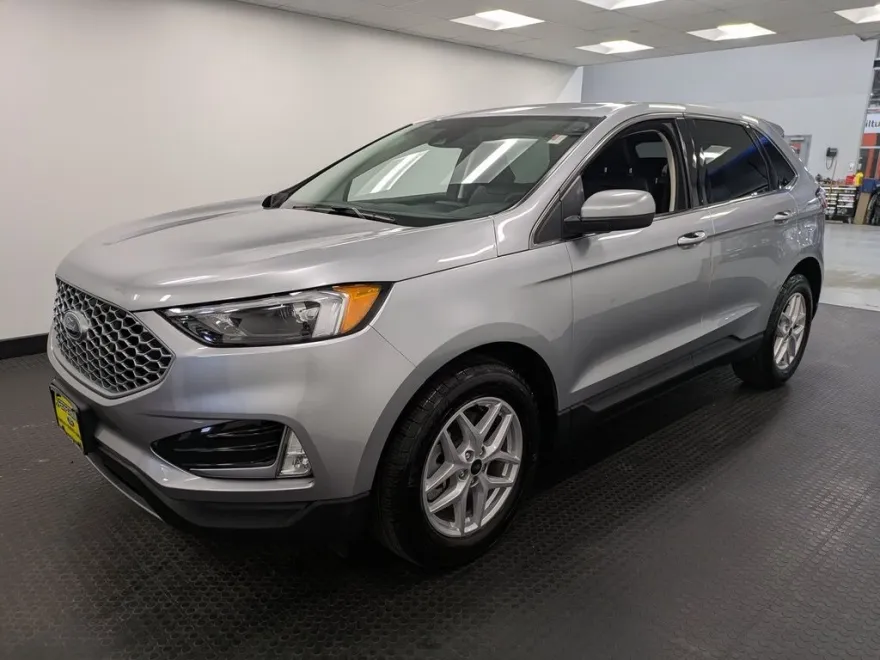 2023 Ford Edge SEL photo 1
