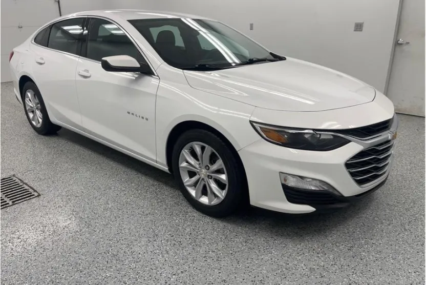 2023 Chevrolet Malibu 1LT photo 1