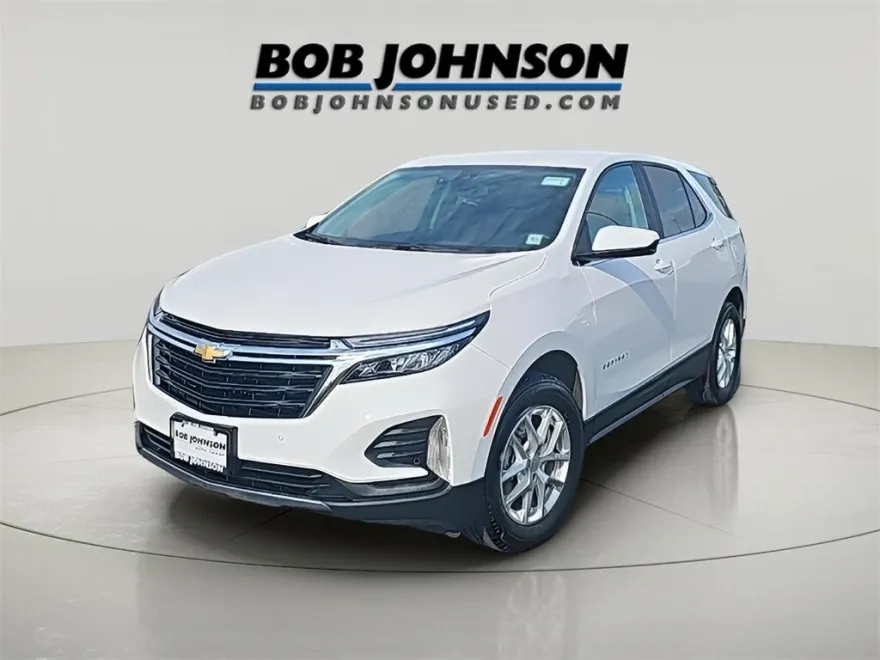 2022 Chevrolet Equinox LT photo 1