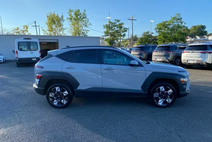 2025 Hyundai Kona SEL photo 1