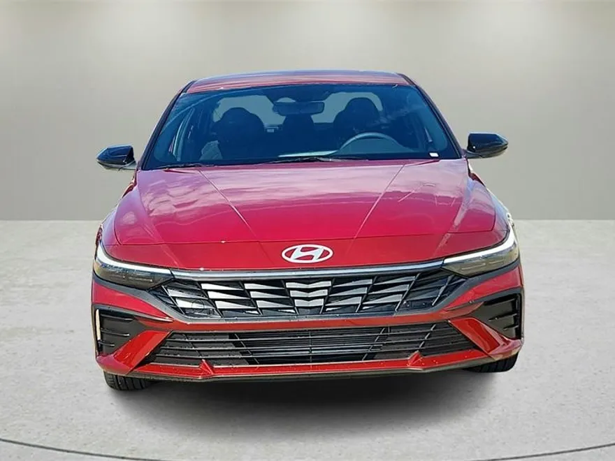 2025 Hyundai Elantra SEL Sport photo 1