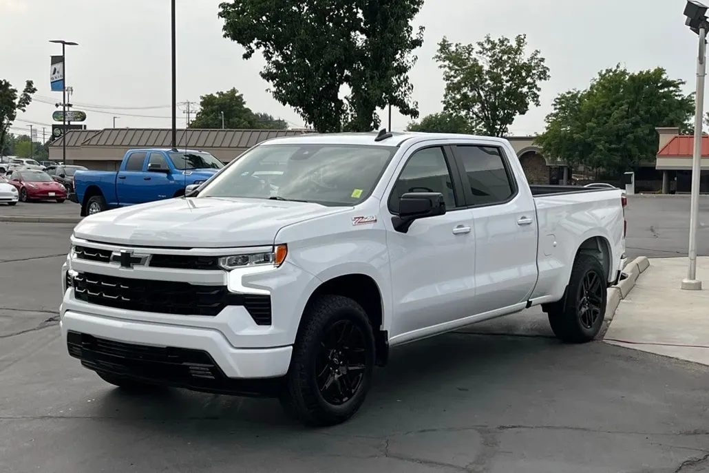 2024 Chevrolet Silverado 1500 RST photo 1