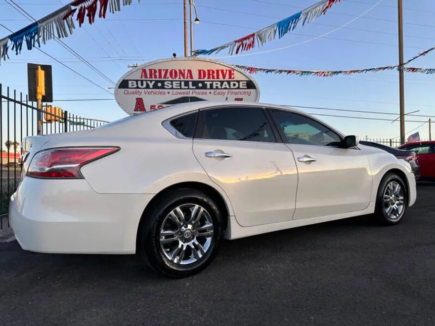 2014 Nissan Altima 2.5 photo 1
