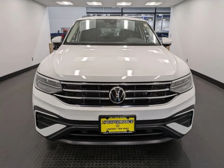 2022 Volkswagen Tiguan S photo 1
