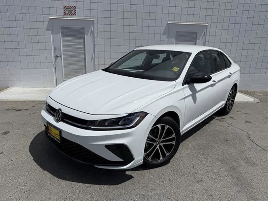 2025 Volkswagen Jetta Sport photo 1