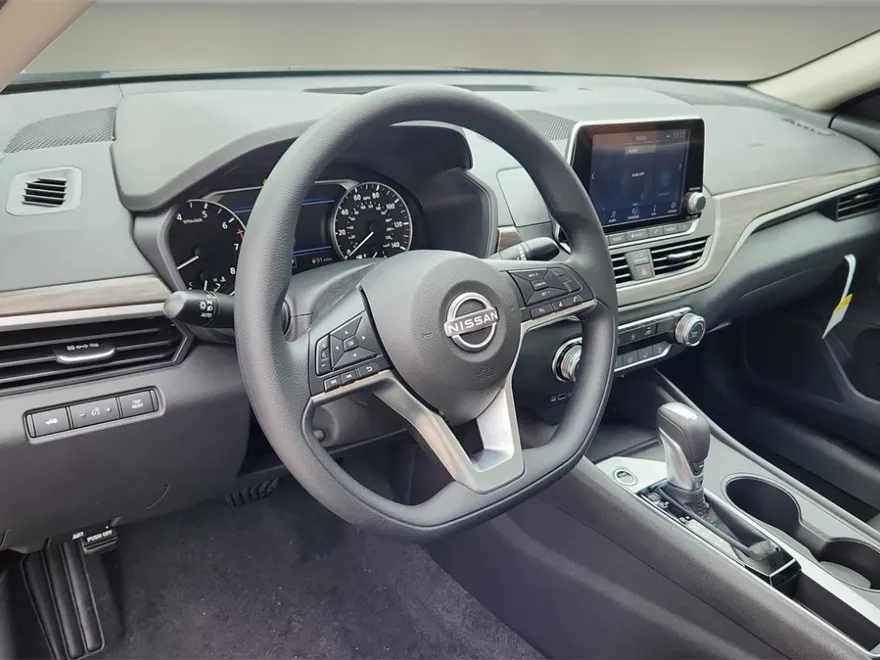 2025 Nissan Altima 2.5 SV photo 1