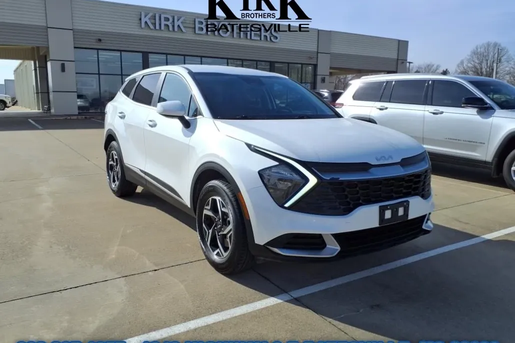 2023 Kia Sportage LX photo 1
