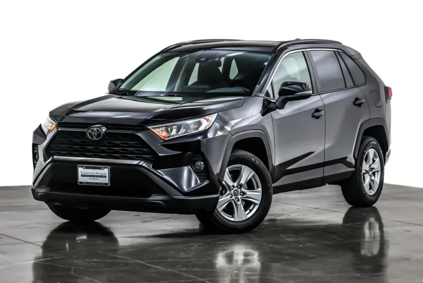 2019 Toyota RAV4 XLE photo 1