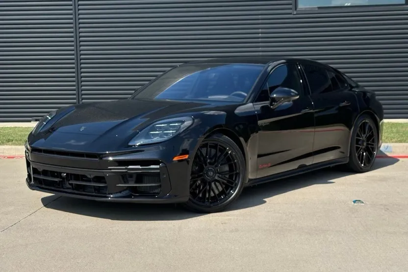 2026 Porsche Panamera E-Hybrid Turbo S photo 1