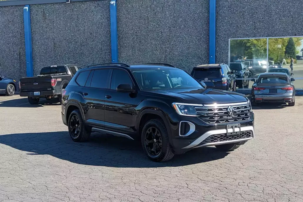 2024 Volkswagen Atlas Peak Edition SE Technology photo 1