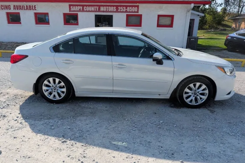 2015 Subaru Legacy 2.5i Premium photo 1