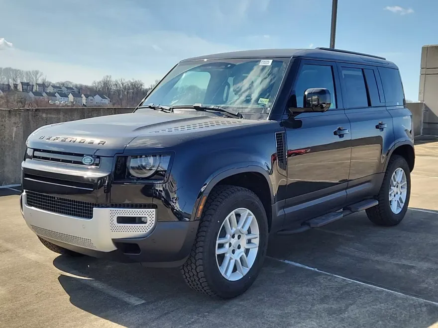 2025 Land Rover Defender 110 S photo 1