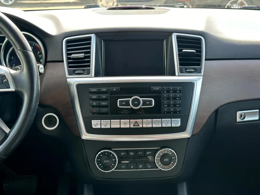 2015 Mercedes Benz ML 4MATIC 350 photo 17