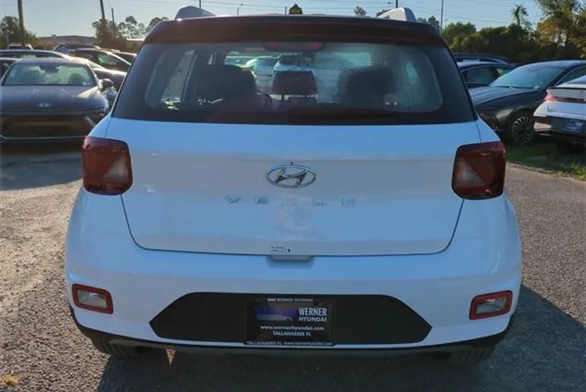 2025 Hyundai Venue Limited photo 1
