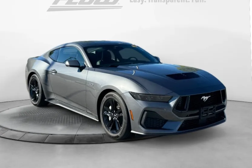 2025 Ford Mustang GT photo 1
