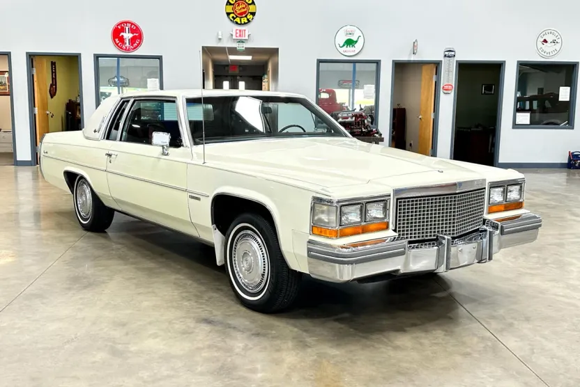 1981 Cadillac DeVille photo 1