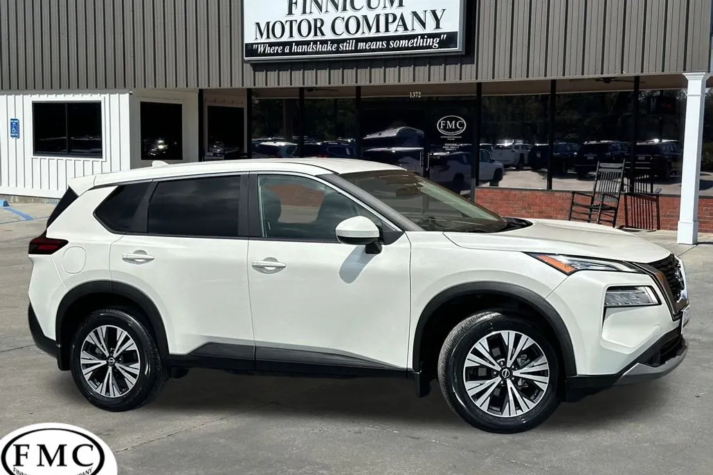 2023 Nissan Rogue SV photo 1